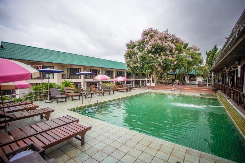 Cha Am Villa Beach (Sha Plus),Set In A Prime Location Of Hua Hin / Cha-Am, Cha Am Villa Beach Puts Everything The City Has To Offe,3 star