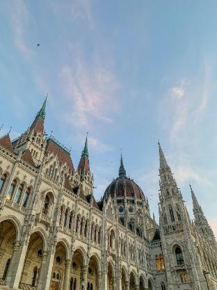 full moon budapest