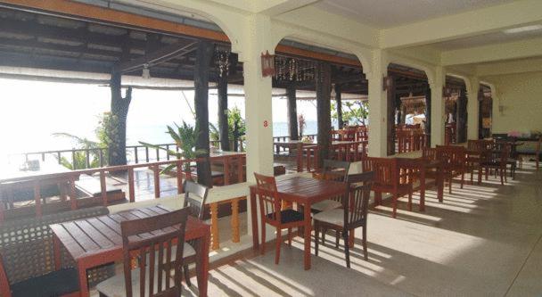 lanta paradise beach resort