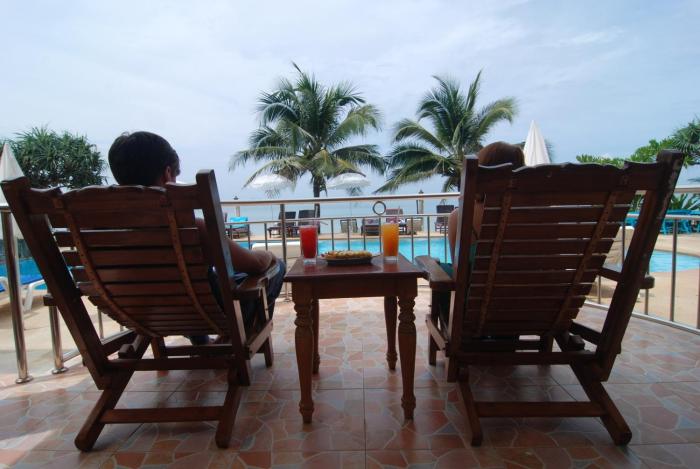 lanta paradise beach resort