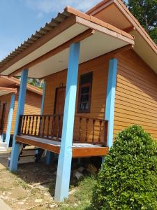 lanta paradise beach resort