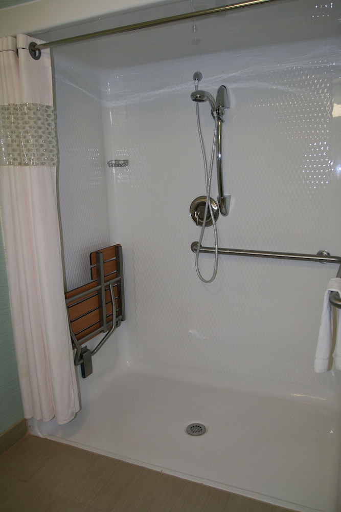 hampton inn shreveport airport