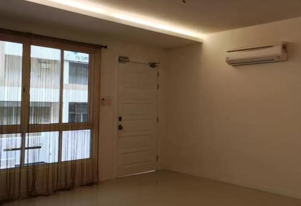 island hostel bayan lepas airport