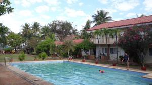Happy Ripples Beach Resort,Dagupan>>Baguio,2 star