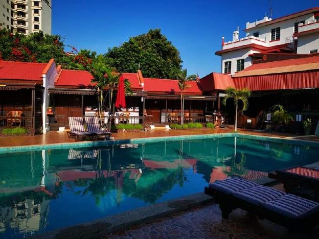 shahs beach resort