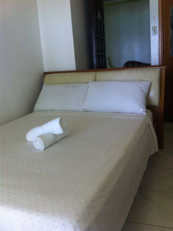 white beach de boracay