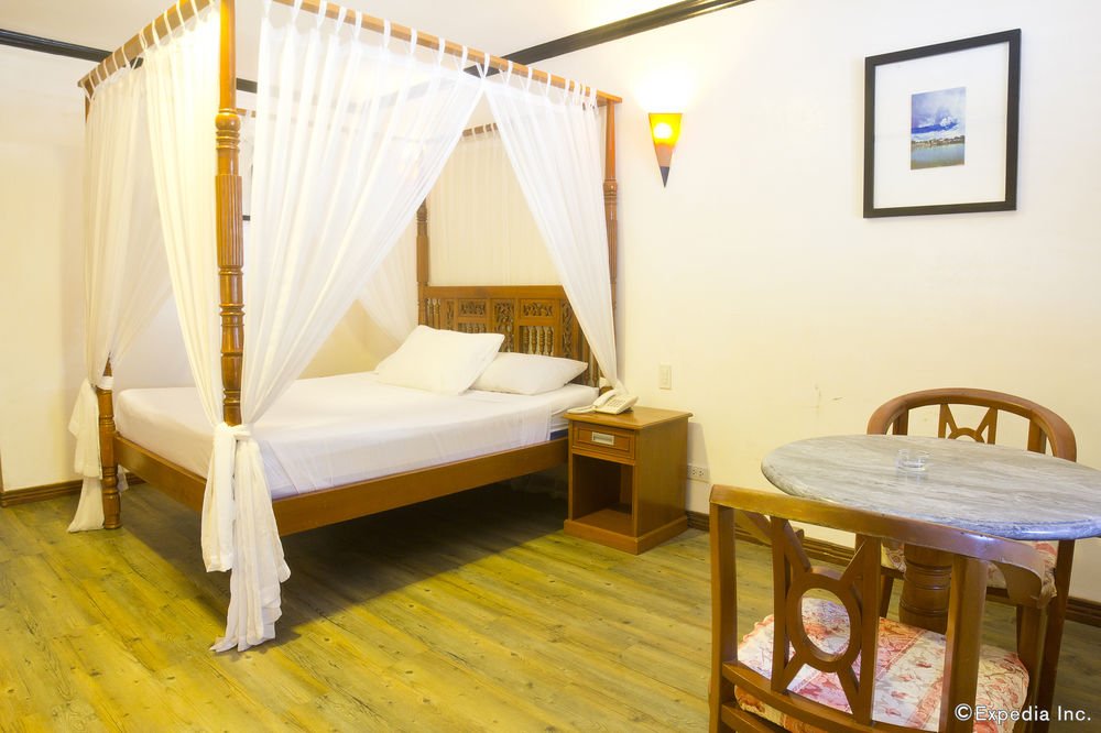 white beach de boracay