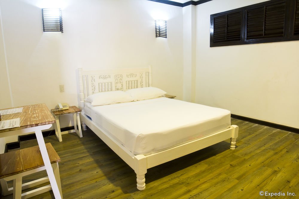 white beach de boracay