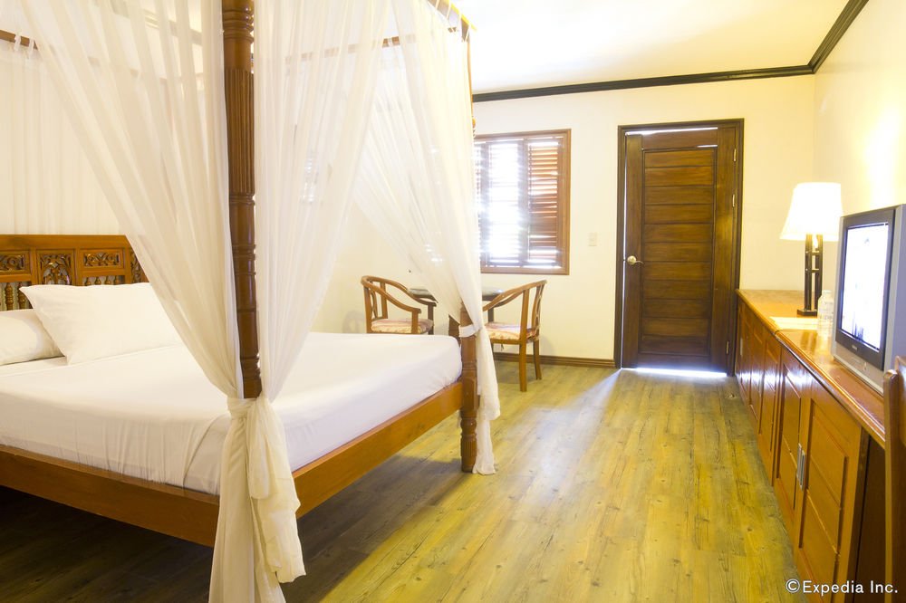 white beach de boracay