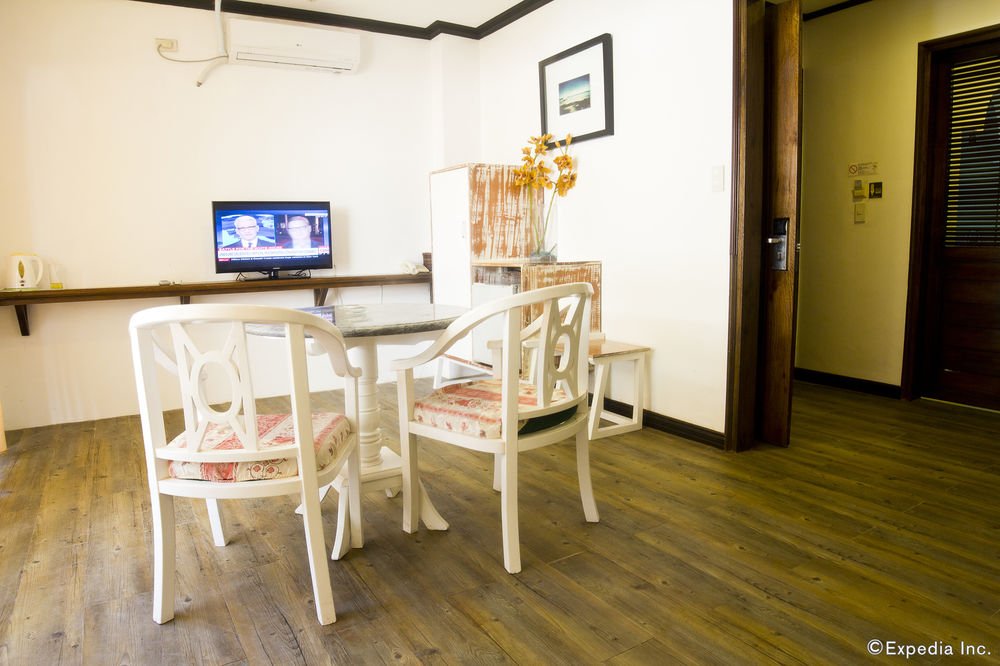 white beach de boracay