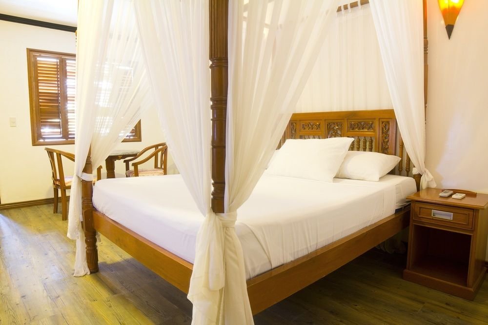 white beach de boracay