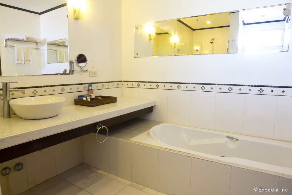 white beach de boracay