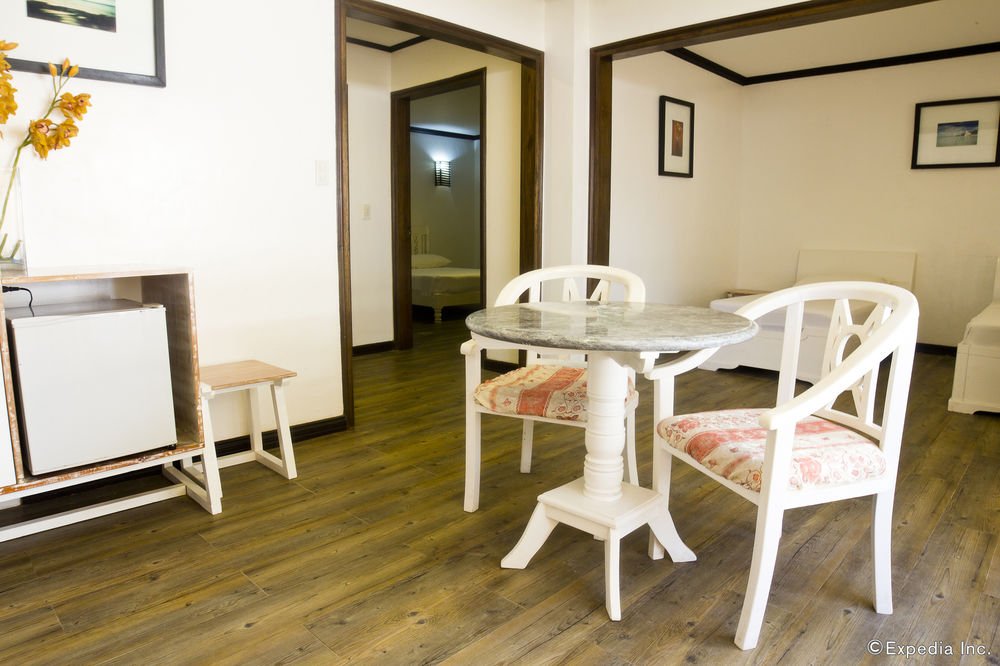 white beach de boracay