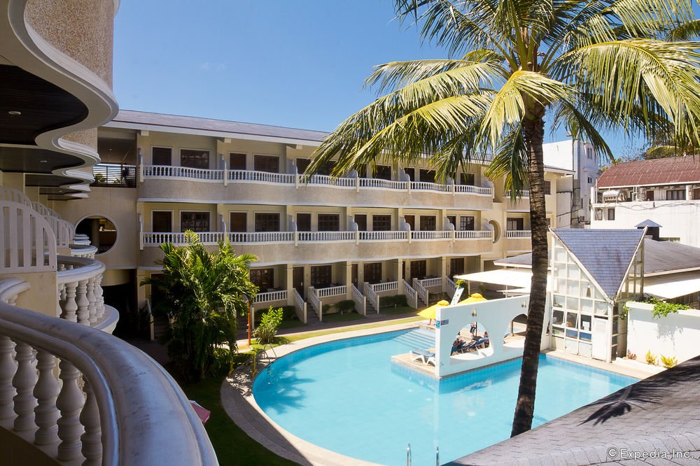 white beach de boracay