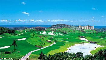 Sorak Sun Valley Golf Resort,Near Bongsudae Beach,4 star