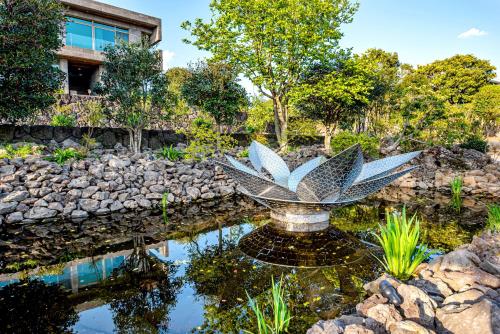 jeju bom stay and art gallery