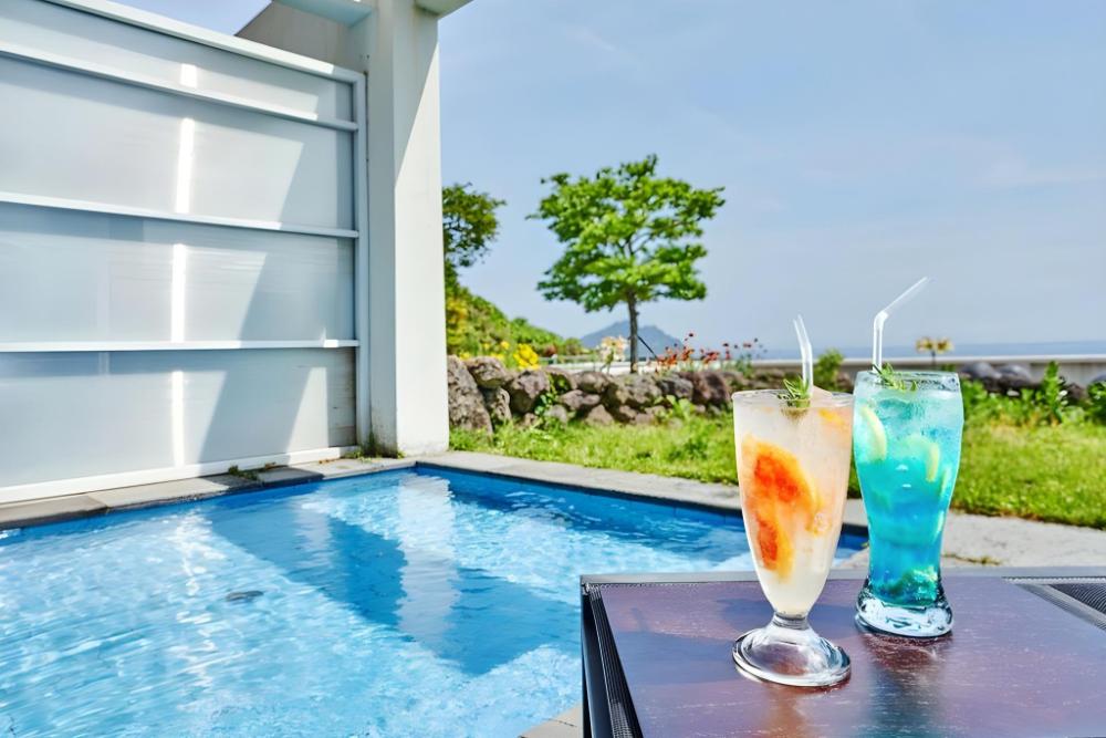 jeju bom stay and art gallery