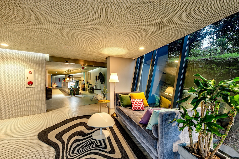 jeju bom stay and art gallery