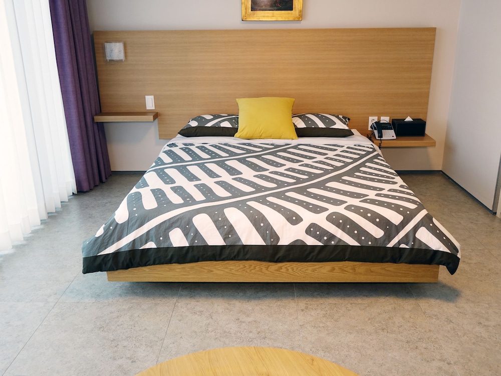 jeju bom stay and art gallery