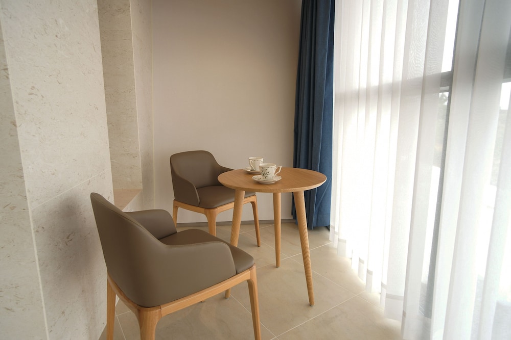 jeju bom stay and art gallery