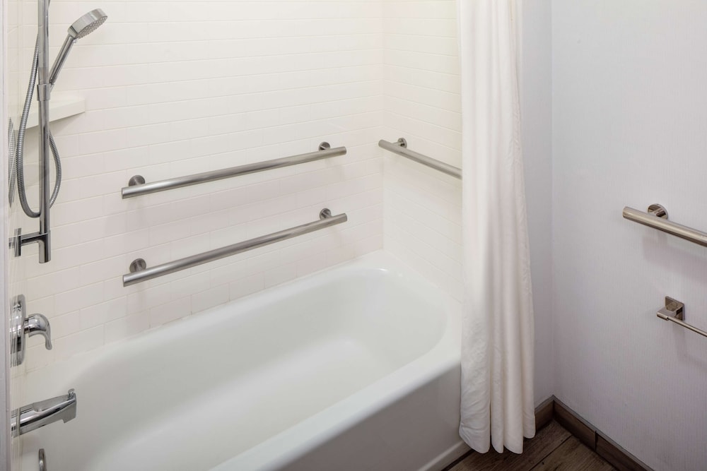 hampton inn and suites parker