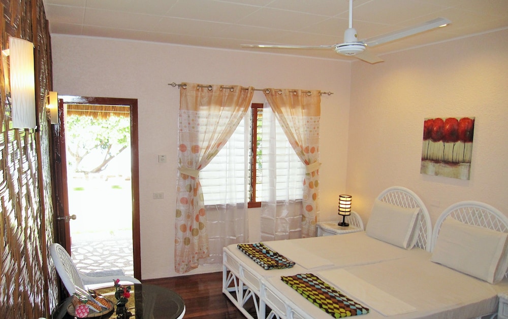 quo vadis dive resort moalboal
