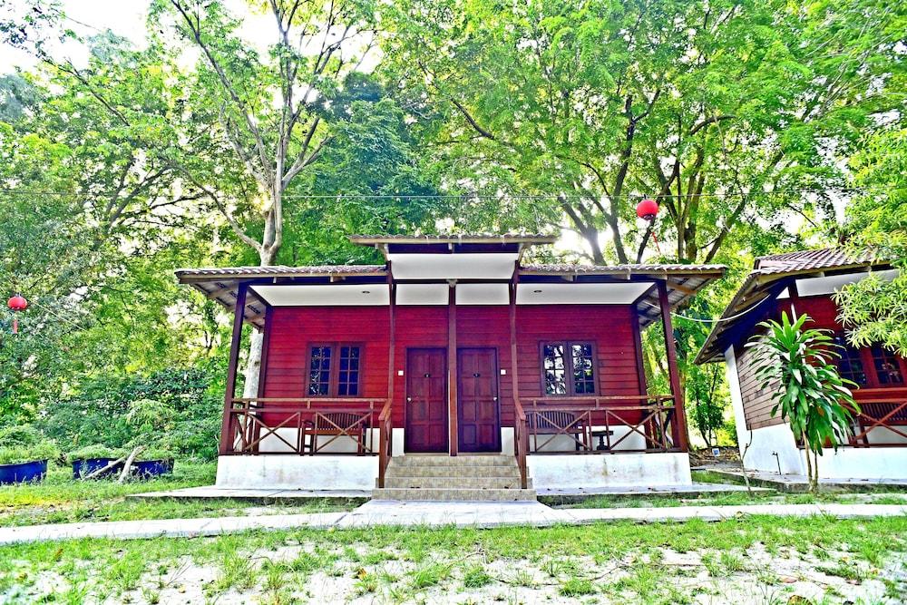 Vikri Beach Resort,Lumut>>Ipoh,3 star