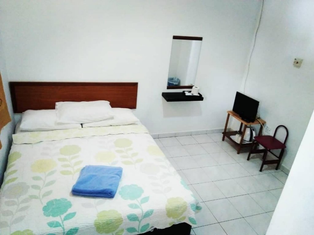 Vikri Beach Resort,Lumut>>Ipoh,3 star