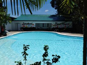 loreland farm resort