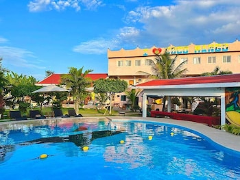 cocomangos resort