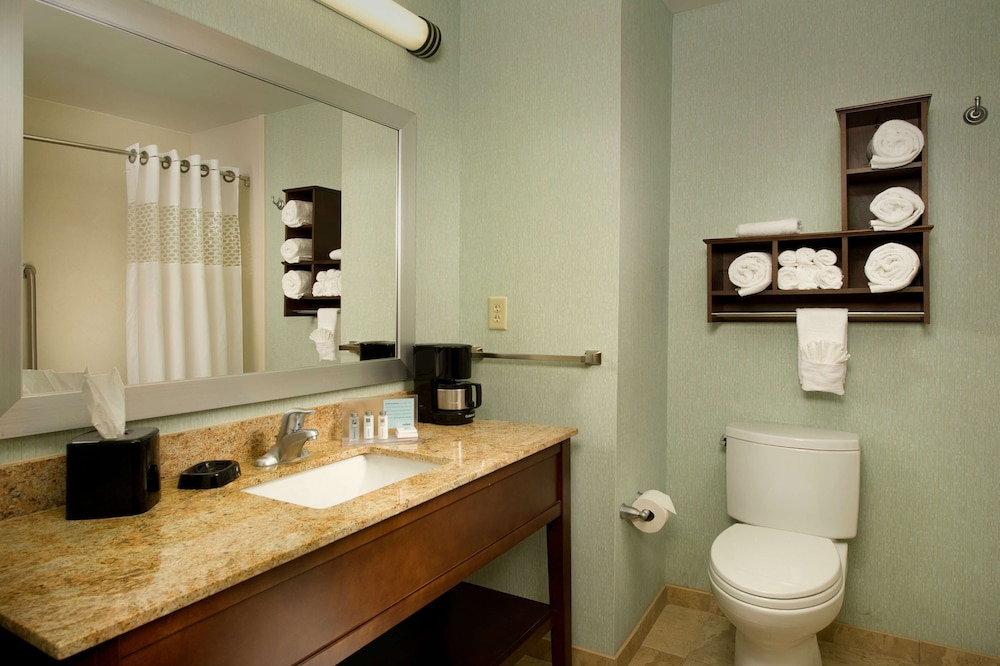 hampton inn uvalde