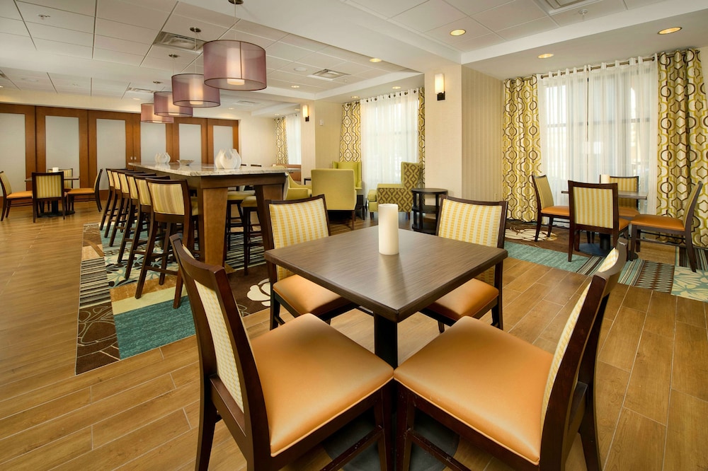 hampton inn uvalde