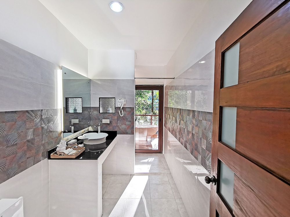 Loboc River Resort,Cebu>>Bohol,3 star