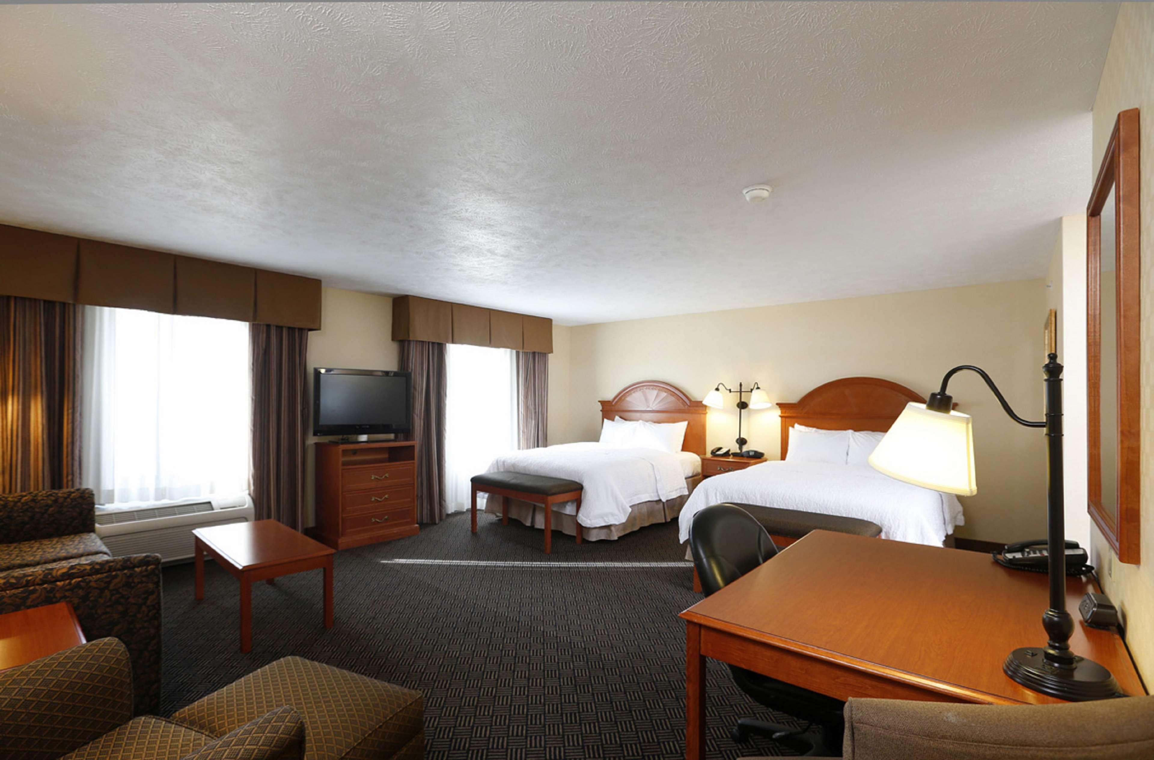 hampton inn waterloo cedar valley