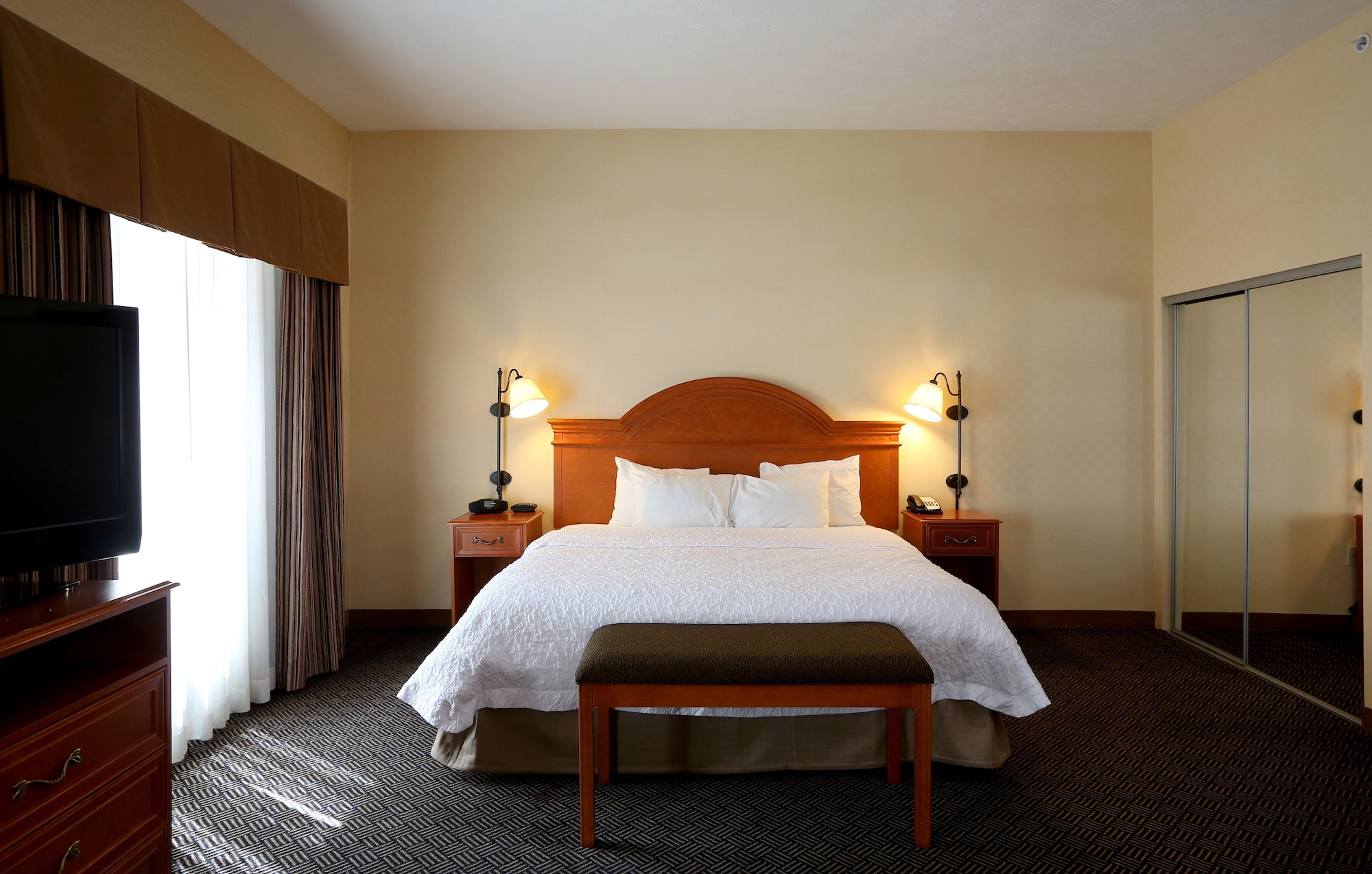 hampton inn waterloo cedar valley