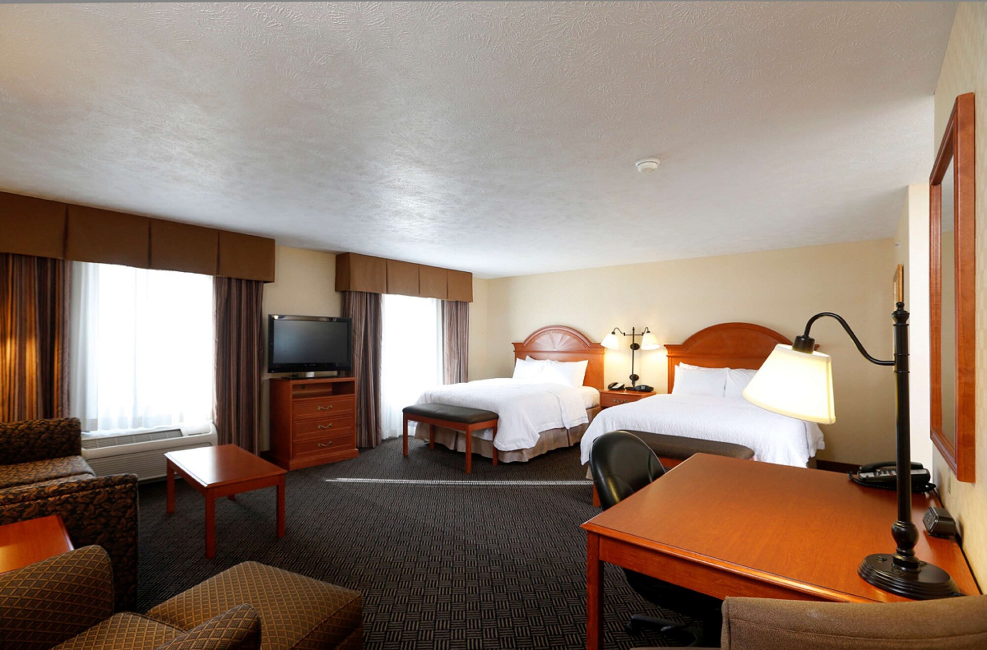 hampton inn waterloo cedar valley