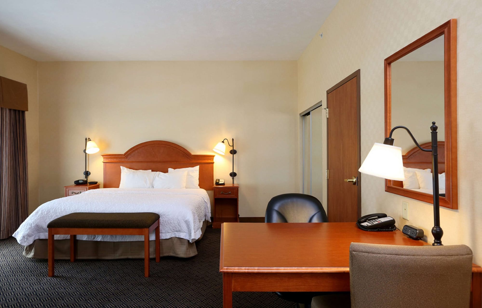 hampton inn waterloo cedar valley