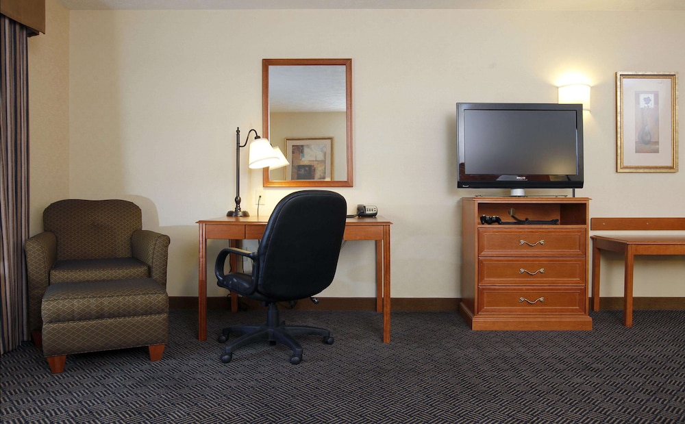 hampton inn waterloo cedar valley