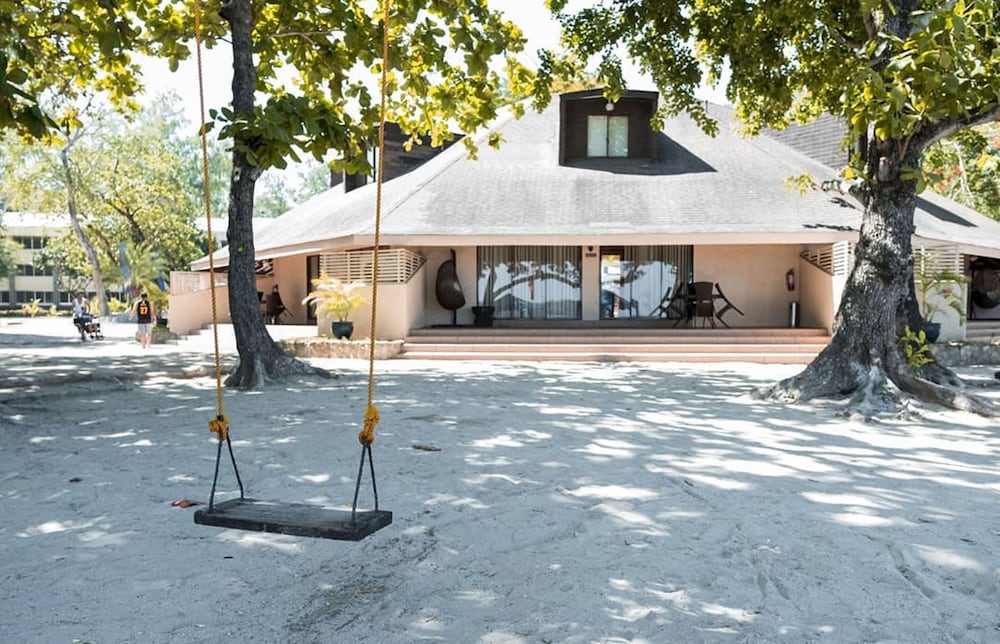 matabungkay beach hotel