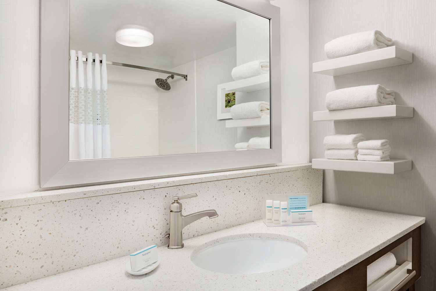 hampton inn waycross