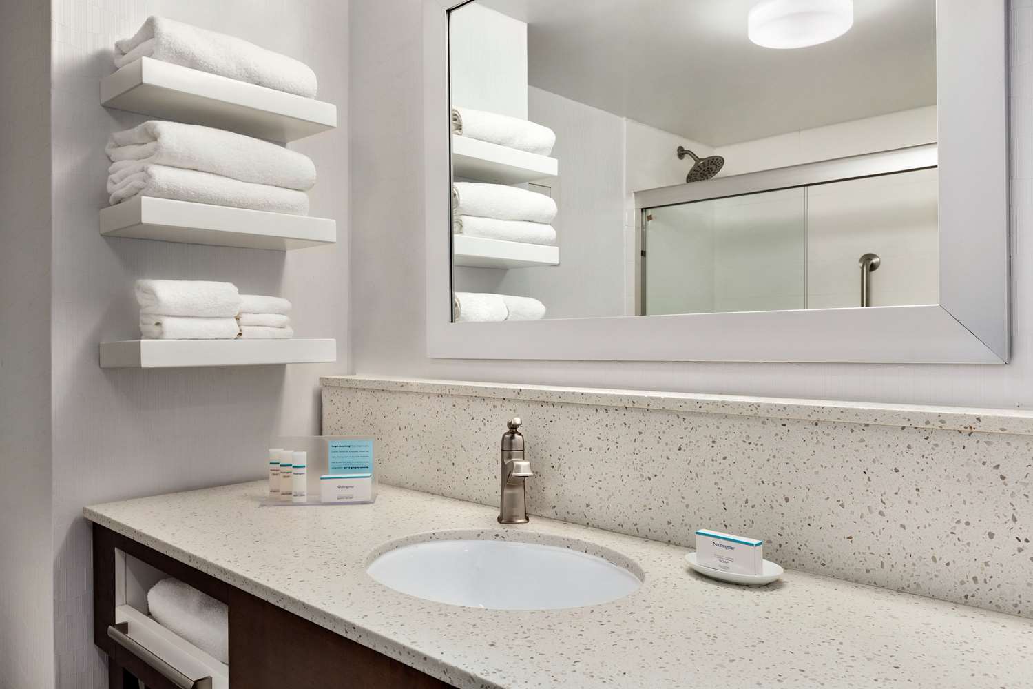 hampton inn waycross