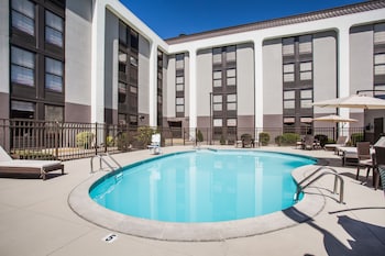 hampton inn west springfield
