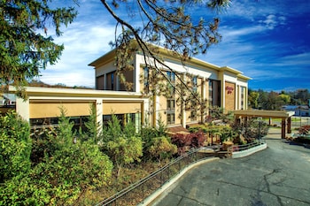 hampton inn wheeling