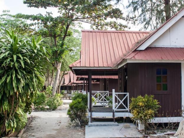 the barat perhentian beach resort