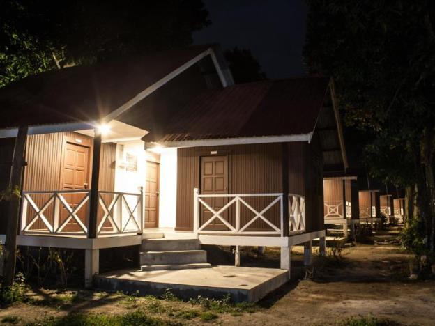 the barat perhentian beach resort