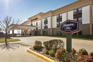hampton inn wichita east
