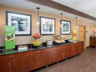 hampton inn wichita east