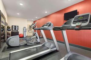 hampton inn wichita east