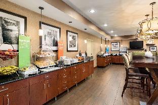 hampton inn wichita east
