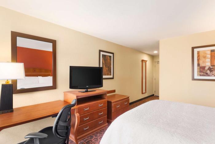 hampton inn wichita east